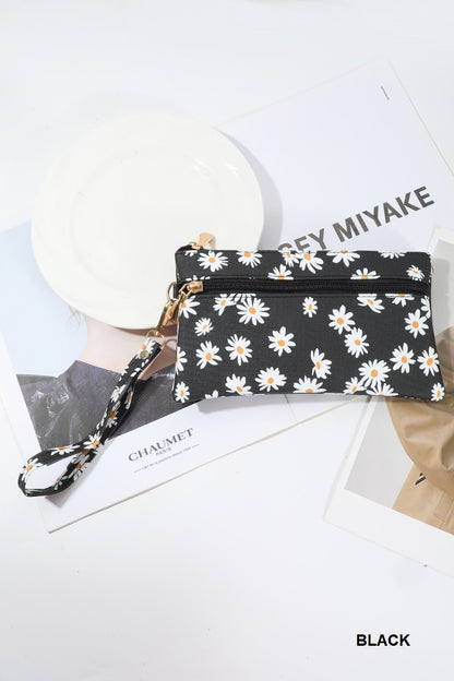 Daisy Wristlet