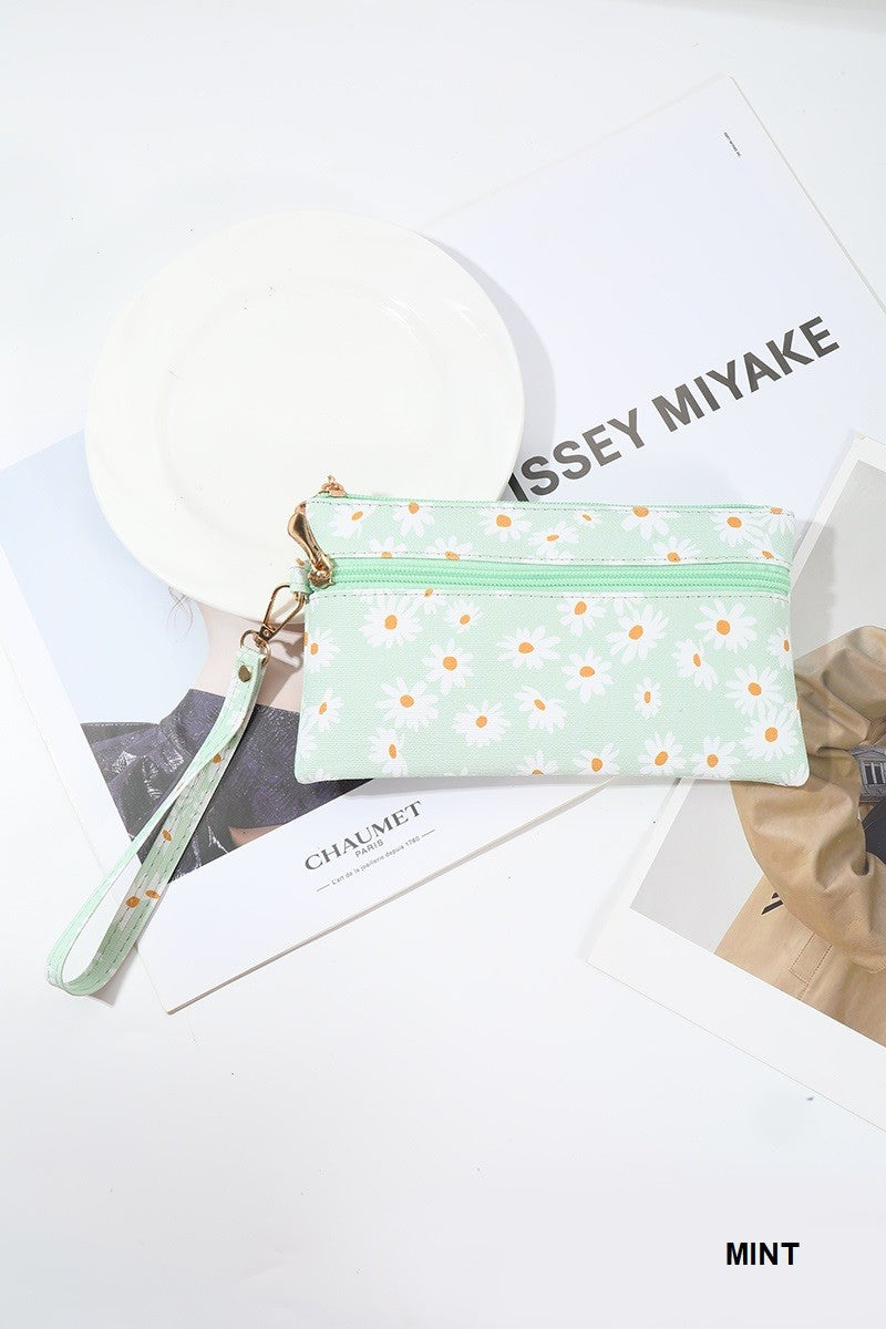 Daisy Wristlet
